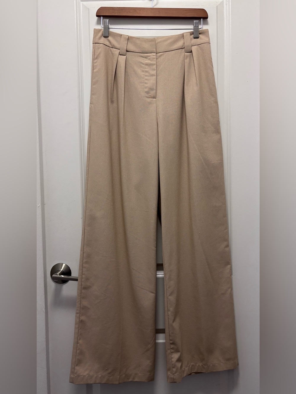 Commense High-Rise Wide-Leg Trousers in Beige
Linen Blend